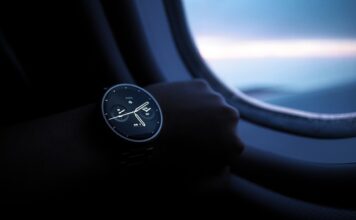 Jaki smartwatch damski wybrać do 300 zł?