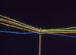 Jak podłączyć konsolę Xbox do telewizora?