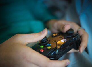 Jak oglądać TV na Xbox One? Jak oglądać TV na Xbox One?
