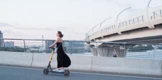 Czy mogę jednocześnie używać karty fizycznej i eSIM z tym samym numerem?